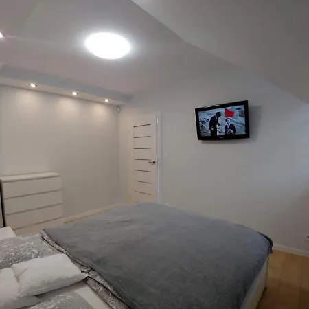 Dorota Z Garazem 아파트 *